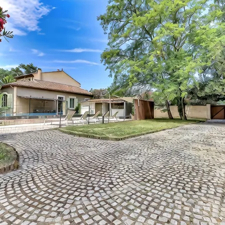 X1f33f;Superb Maison de Maître in Provence with XXL Infinity Pool and BicyclesX1f33f;