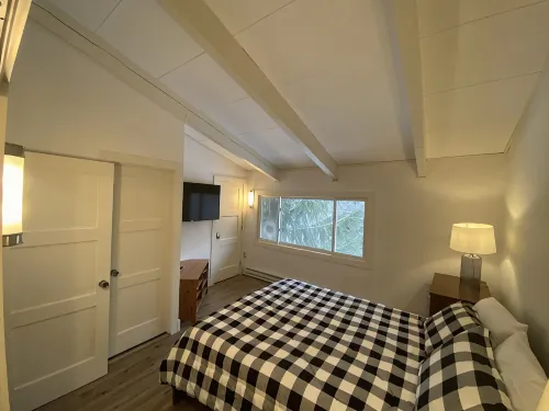 6 Guest 3Br, 2 BA Stratton Condo with Fireplace and Forest Views. - 3-Star