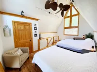 🌟 Lakeview Haven 🌟 A-Frame Treehouse Beaver Lake - Alppimaja