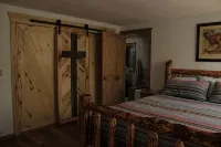 Grant Creek Lodge-Family, Friends and Retreats - Chalets