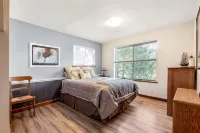 Stunning views, Strong Wi-fi, and Private Beach! - 4-Sterne