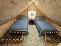 Lillie's Pad -Cozy 2-bedroom cabin- 20 miles from Natural Bridge in Beattyville. - Alppimaja