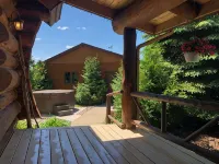Charlevoix's Beautiful Log Home - 2-Star