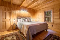 Lake front, hot tub, kayak, paddle board, Dogs, Mount Desert Island, Bar Harbor! - 4-Star