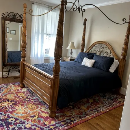 Ideal Location Downtown-Groups&Families! Living Rooms on 3 Levels-Ada Accessible