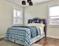 2/1 Cottage near Airport, ConvCntr, MusicFctry, FourSeasons, Omni, Westin, UD - Bungalows