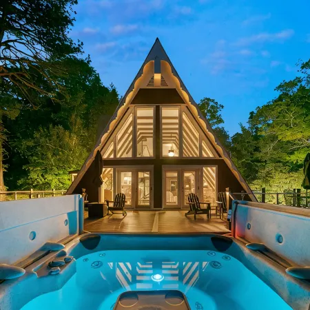 Cozy A-Frame w/ Amazing Views, Hot Tub, Game Room, Near Burnsvillle and Marion
