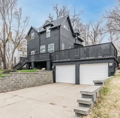 Gorgeous Midtown 3 Bedroom Home - Jacuzzi
