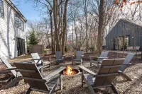 Renew + Relax: Sunny Lakeside Michiana Cottage w/ Hot Tub & Beach - 4-Star