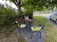 Hall's Haven: Simple Cozy Escape. Pets Welcome! Hiking & Wine Trail Nearby - 2-Star