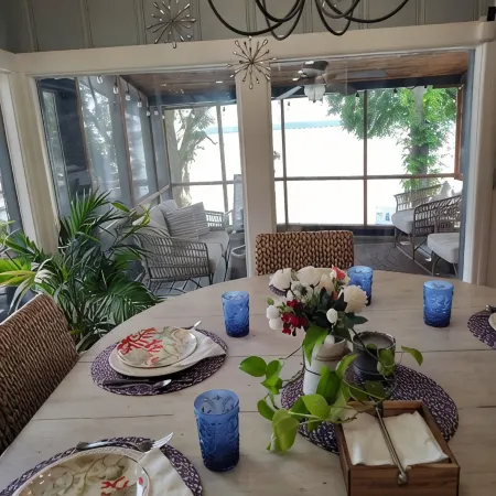 "Sunrise Cottage" Beautiful Lakefront Panoramic View W/ Hot Tub and Boat Dock
