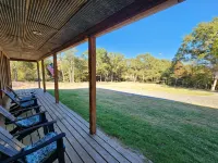 Beautiful rustic cabin on the shores of Greer's Ferry Lake - Chalets