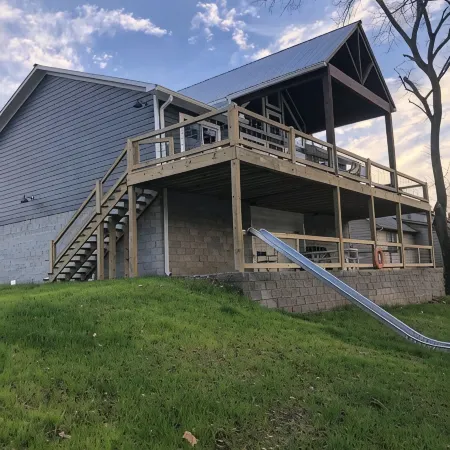 Spectacular Cabin on the White River!