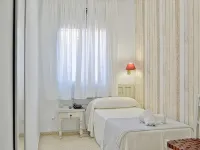 Hotel Marisa Hotels near Roman bridge