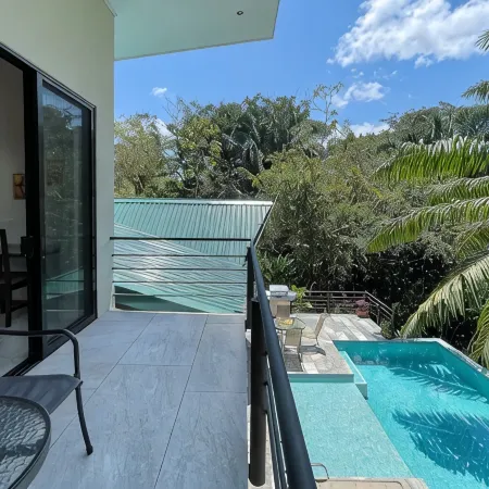 Casa Mamacita: Beautiful new home in peaceful jungle setting