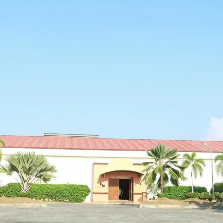 Dottie's Place Hotel & Restaurant