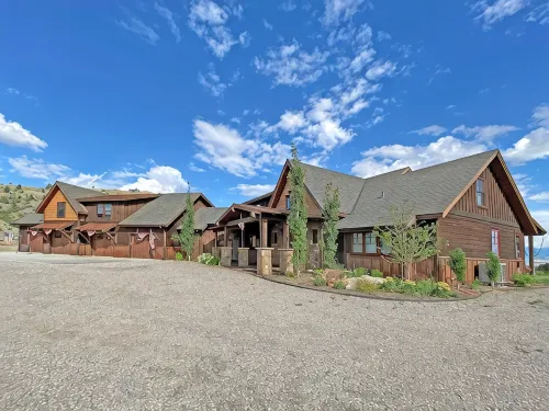5 Star - Golden Eagle Loft - 3 estrellas