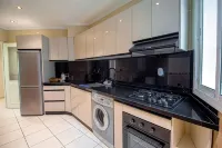Tangerine Glow, Stylish Beachside 2BR - เปิดใหม่
