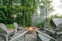 Brand NEW Build! Five Master Suites~Bunk Room~INDOOR POOL, Game ROOM & Hot Tub! - balcony