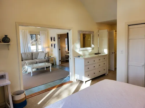 Spacious, private cottage just a few minutes walk to Ridgevale Beach! - 3-نجوم