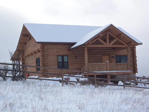 Authentic Quaint Log Cabin w/ Stellar Views & Hot Tub - Chalets