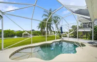 Palms Paradise. Pool. Waterfront. Near Space Coast Beaches. - Wifi