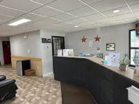 Travellers Inn Fredericton NB - ที่มีที่จอดรถ