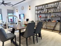 Bukit Indah Timber House | KTV Family Escape 10Pax - ヴィラ