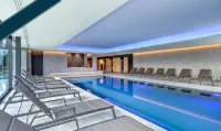 R Hotel Experiences - Pools