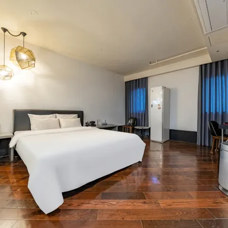 Vine Hotel
