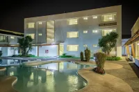 Hotel Ajavi - Pools
