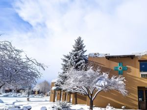 Sagebrush Inn & Suites