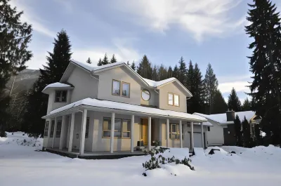 Cornerstone Bed and Breakfast Hotels in Revelstoke