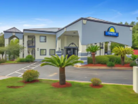 Days Inn by Wyndham Foley Hotels in Foley