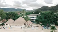 Sand Sea Beach Resort - Pet Friendly