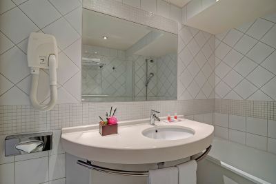 スーペリア ダブルルーム ホテル コーマルティン オペラ アストテルの写真