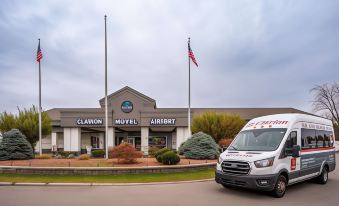 Clarion Hotel Detroit Metro Airport