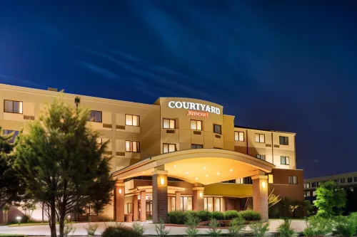 Courtyard Denton Hotels in Denton