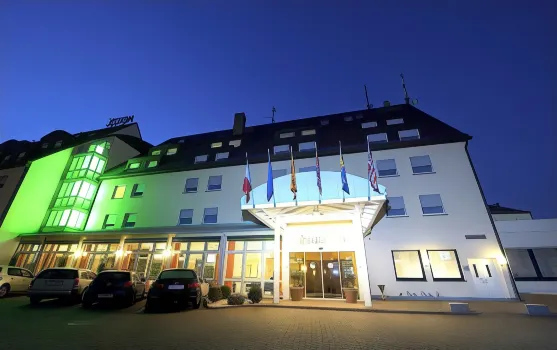 Weber Hotel Hotels in der Nähe von von Volksbank Sandhofen eG Filiale Schönau