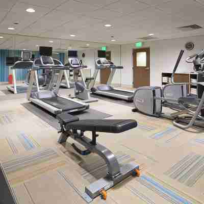 Holiday Inn Express New Rochelle Fitness & Recreational Facilities