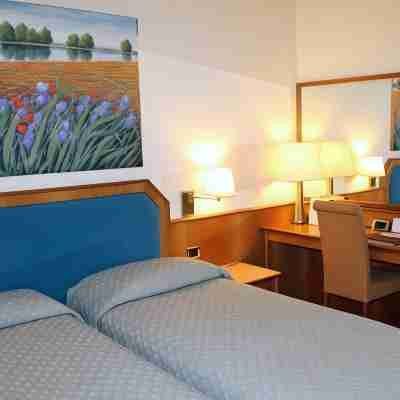 IH Hotels Milano Eur - Trezzano Sul Naviglio Rooms