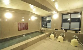 Himeji Ekimae Universal Hotel Minamiguchi - Housity