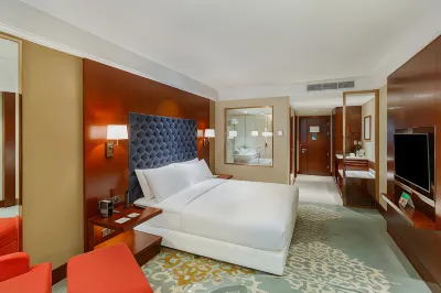 Holiday Inn Dhaka City Centre Hotels near টোকিও স্কয়ার