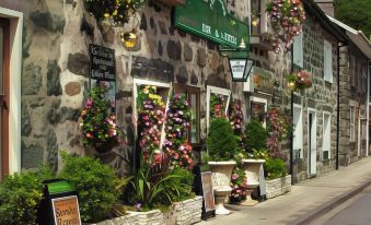 The Golden Fleece Inn