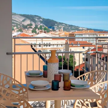 Résidence Hôtelière Chambord au Coeur de Menton - entièrement rénovée