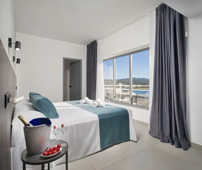 Habitaciones Don Juan Hoteles cerca de Es Paradis Ibiza