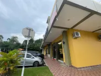 THE HOTEL Hotels in Sepilok