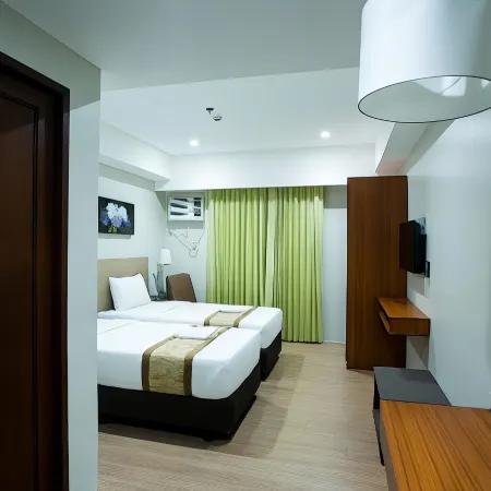 Hotel Fleur de Liz - Tagbilaran City Отели рядом с достопримечательностью «St. Joseph The Worker Cathedral»