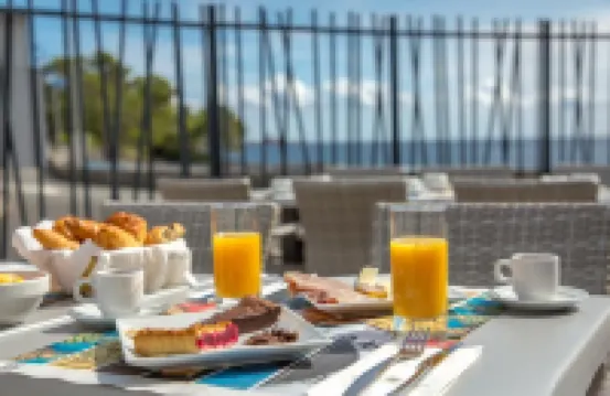 สโวเวิล่ โรงแรม ลา ปลาฌ