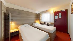 Ever Route 64 Brit Hotel Tarbes Ibos